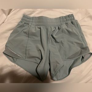 Lululemon Hotty Hot 4” High-Rise Lined Shorts, size 6